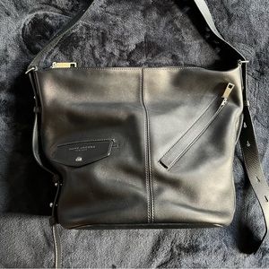 WOMENS MARC JACOBS LEATHER BAG!